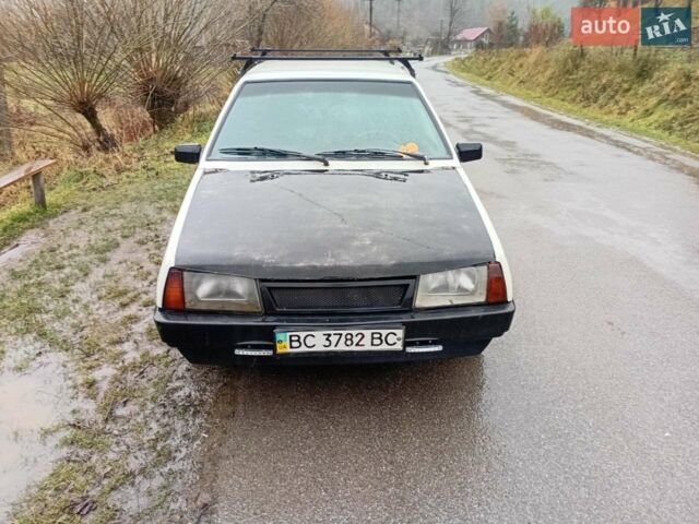 Белый ВАЗ 2109, объемом двигателя 1.5 л и пробегом 220 тыс. км за 450 $, фото 1 на Automoto.ua