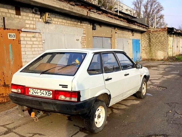 Белый ВАЗ 2109, объемом двигателя 1.5 л и пробегом 130 тыс. км за 1100 $, фото 1 на Automoto.ua