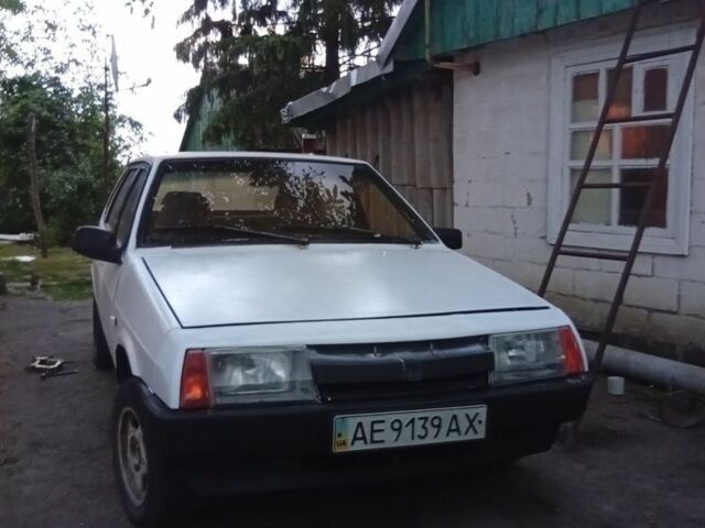 Белый ВАЗ 2109, объемом двигателя 0 л и пробегом 29 тыс. км за 608 $, фото 1 на Automoto.ua