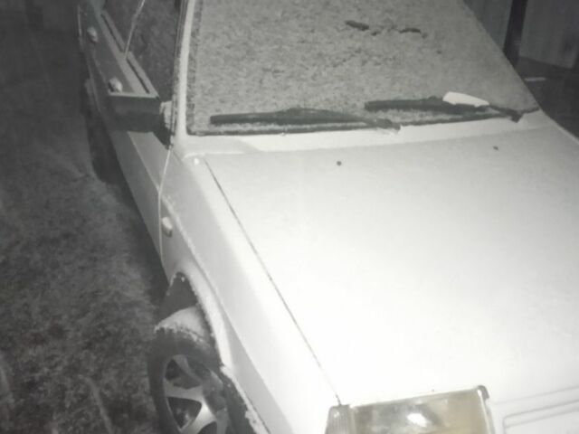 Белый ВАЗ 2109, объемом двигателя 1.3 л и пробегом 1 тыс. км за 1300 $, фото 1 на Automoto.ua