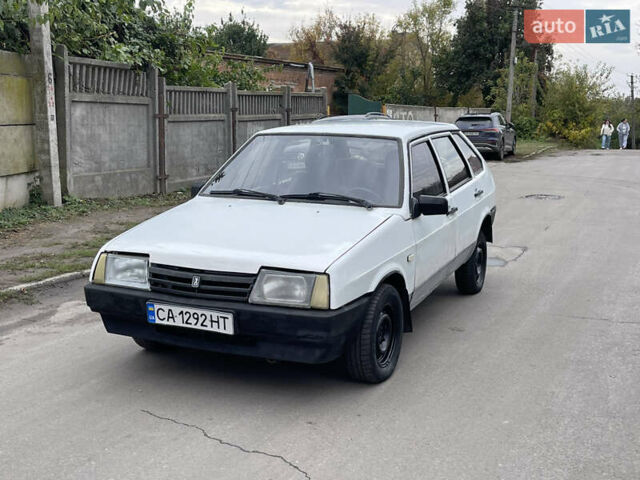 Белый ВАЗ 2109, объемом двигателя 1.5 л и пробегом 200 тыс. км за 650 $, фото 1 на Automoto.ua