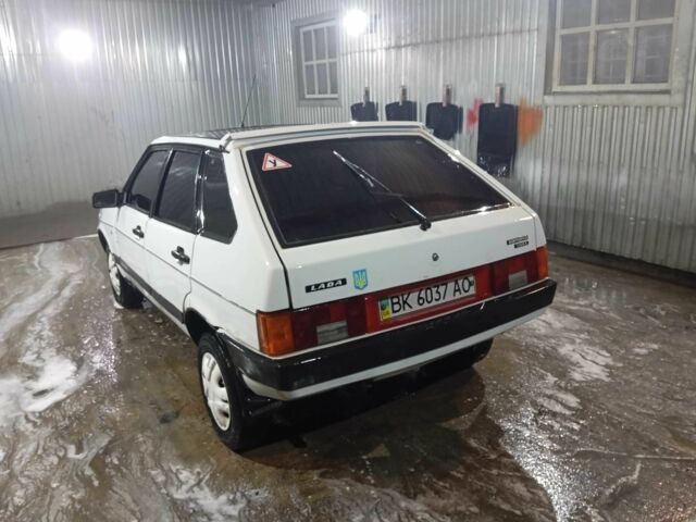 Белый ВАЗ 2109, объемом двигателя 1.3 л и пробегом 100 тыс. км за 450 $, фото 1 на Automoto.ua