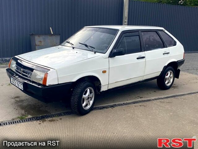 Белый ВАЗ 2109, объемом двигателя 1.5 л и пробегом 100 тыс. км за 800 $, фото 1 на Automoto.ua