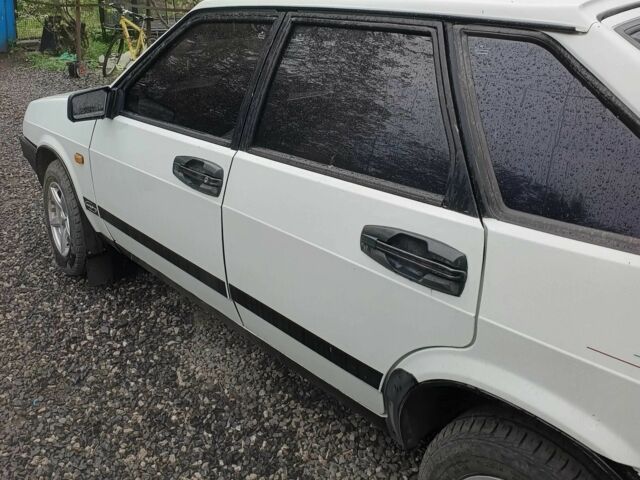 Белый ВАЗ 2109, объемом двигателя 1.5 л и пробегом 2 тыс. км за 1999 $, фото 1 на Automoto.ua