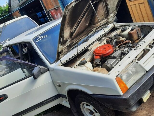 Белый ВАЗ 2109, объемом двигателя 0 л и пробегом 35 тыс. км за 782 $, фото 1 на Automoto.ua