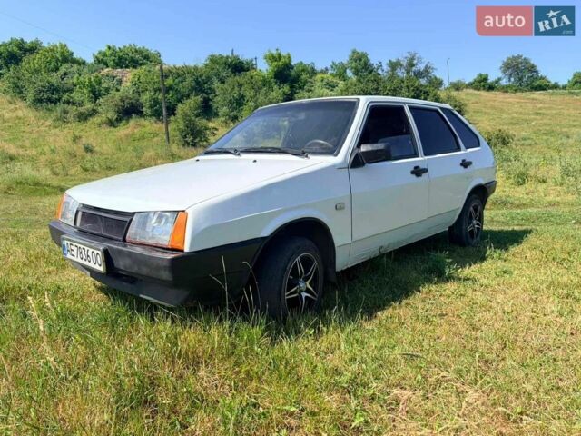 Белый ВАЗ 2109, объемом двигателя 1.29 л и пробегом 300 тыс. км за 900 $, фото 1 на Automoto.ua