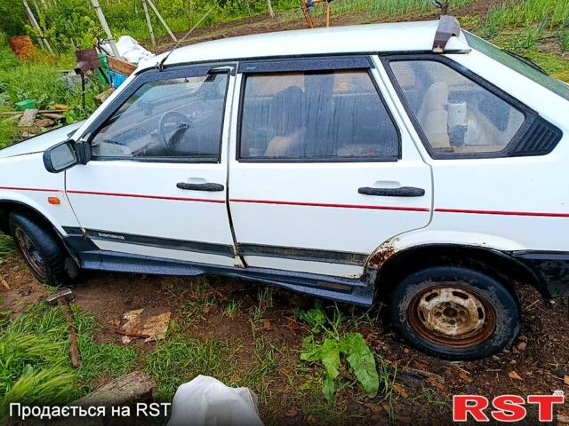 Белый ВАЗ 2109, объемом двигателя 1.5 л и пробегом 165 тыс. км за 500 $, фото 1 на Automoto.ua