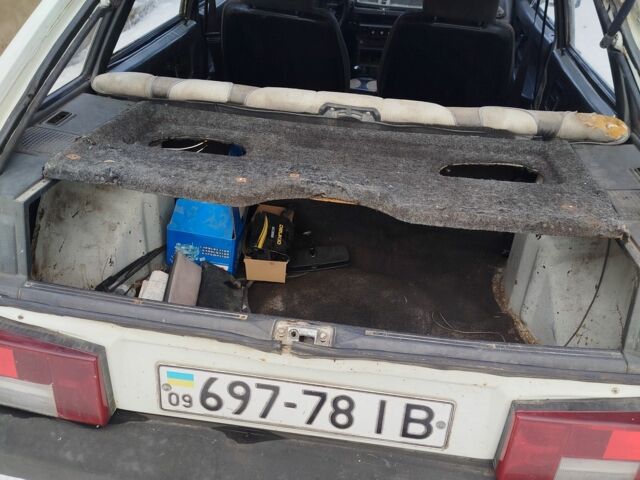 Белый ВАЗ 2109, объемом двигателя 1.5 л и пробегом 138 тыс. км за 300 $, фото 1 на Automoto.ua