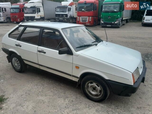 Белый ВАЗ 2109, объемом двигателя 1.5 л и пробегом 305 тыс. км за 1300 $, фото 1 на Automoto.ua