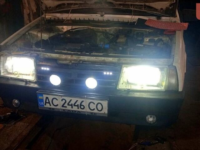 Белый ВАЗ 2109, объемом двигателя 1.5 л и пробегом 186 тыс. км за 1100 $, фото 1 на Automoto.ua