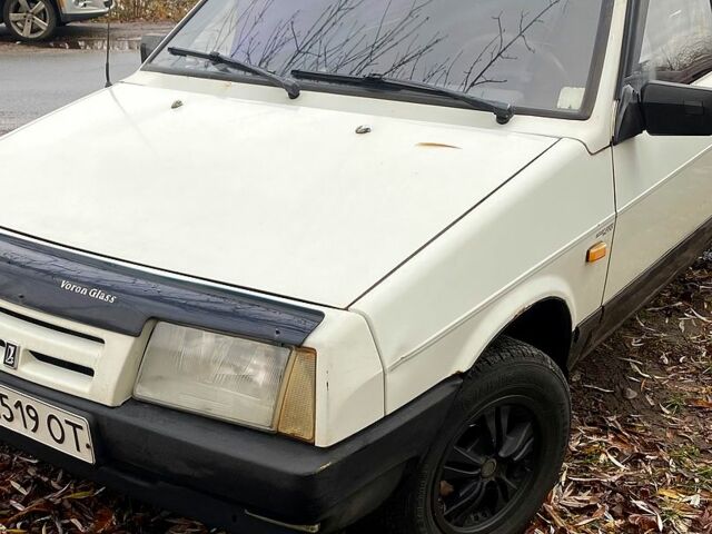 Белый ВАЗ 2109, объемом двигателя 1.5 л и пробегом 435 тыс. км за 670 $, фото 1 на Automoto.ua