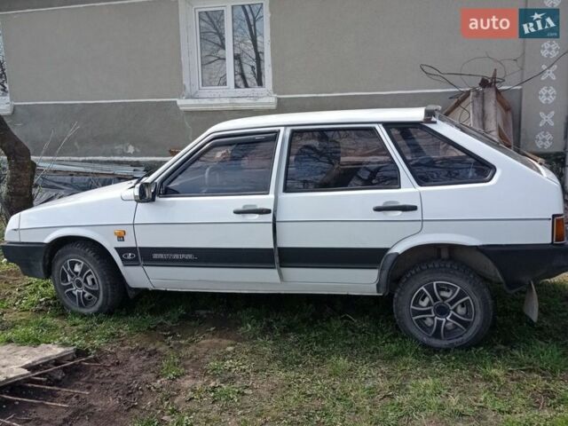 Белый ВАЗ 2109, объемом двигателя 1.3 л и пробегом 345 тыс. км за 1000 $, фото 1 на Automoto.ua