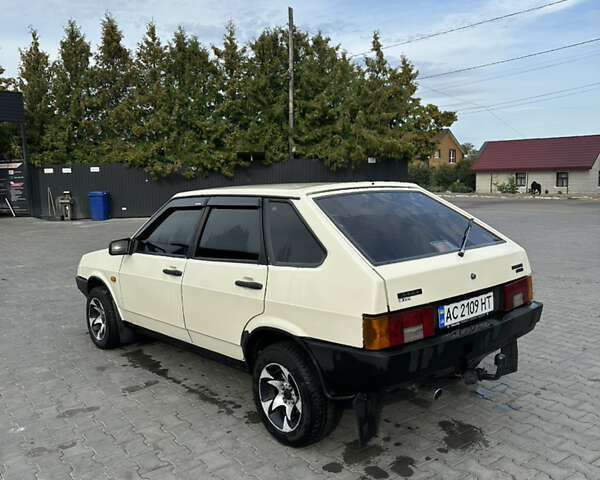 Белый ВАЗ 2109, объемом двигателя 1.3 л и пробегом 220 тыс. км за 1900 $, фото 1 на Automoto.ua