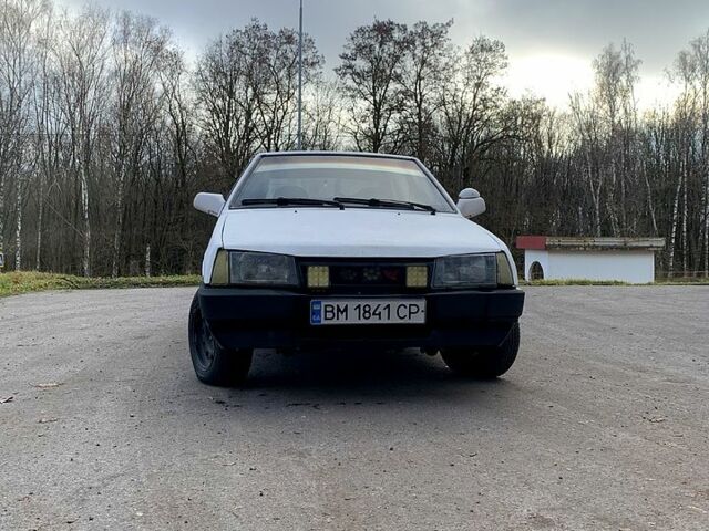 Белый ВАЗ 2109, объемом двигателя 1.3 л и пробегом 200 тыс. км за 1200 $, фото 1 на Automoto.ua