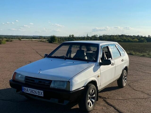 Белый ВАЗ 2109, объемом двигателя 1.5 л и пробегом 200 тыс. км за 1004 $, фото 1 на Automoto.ua