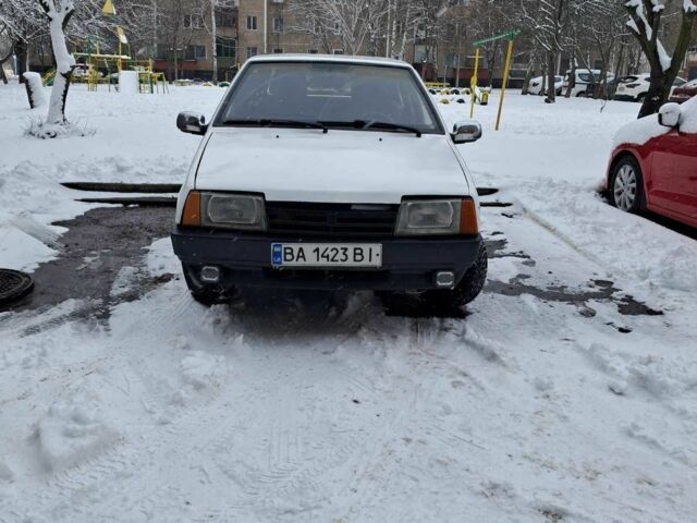 Белый ВАЗ 2109, объемом двигателя 1.3 л и пробегом 28 тыс. км за 1100 $, фото 1 на Automoto.ua