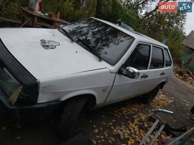 Білий ВАЗ 2109, об'ємом двигуна 1.3 л та пробігом 100 тис. км за 650 $, фото 1 на Automoto.ua