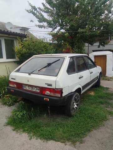 Белый ВАЗ 2109, объемом двигателя 1.5 л и пробегом 150 тыс. км за 300 $, фото 1 на Automoto.ua