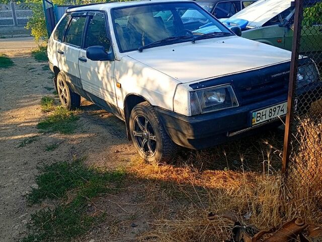 Белый ВАЗ 2109, объемом двигателя 1.5 л и пробегом 0 тыс. км за 800 $, фото 1 на Automoto.ua