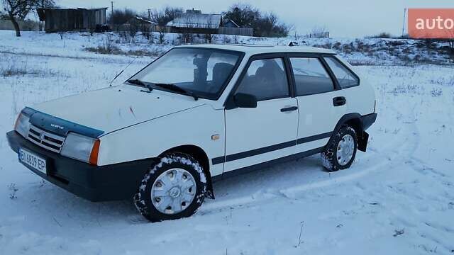 Белый ВАЗ 2109, объемом двигателя 1.5 л и пробегом 160 тыс. км за 1100 $, фото 1 на Automoto.ua