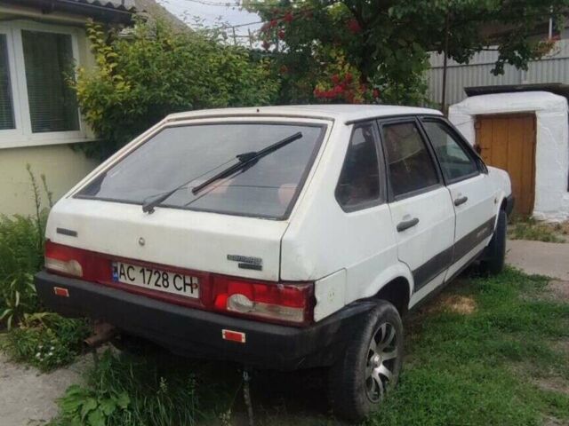 Белый ВАЗ 2109, объемом двигателя 1.5 л и пробегом 150 тыс. км за 200 $, фото 1 на Automoto.ua