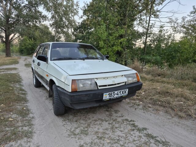 Белый ВАЗ 2109, объемом двигателя 1.5 л и пробегом 300 тыс. км за 785 $, фото 1 на Automoto.ua