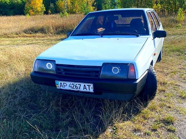 Белый ВАЗ 2109, объемом двигателя 1.3 л и пробегом 200 тыс. км за 1400 $, фото 1 на Automoto.ua