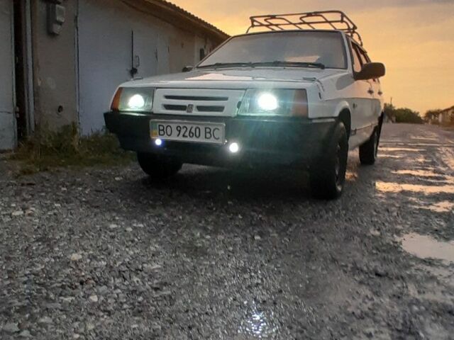 Белый ВАЗ 2109, объемом двигателя 1.3 л и пробегом 40 тыс. км за 902 $, фото 1 на Automoto.ua