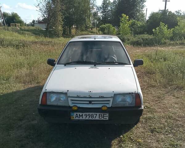 Белый ВАЗ 2109, объемом двигателя 1.5 л и пробегом 73 тыс. км за 1300 $, фото 1 на Automoto.ua