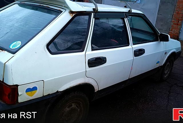 Белый ВАЗ 2109, объемом двигателя 1.3 л и пробегом 250 тыс. км за 750 $, фото 1 на Automoto.ua