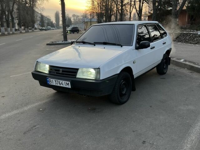 Белый ВАЗ 2109, объемом двигателя 1.5 л и пробегом 300 тыс. км за 1350 $, фото 1 на Automoto.ua