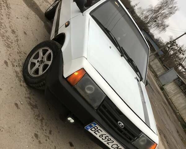 Белый ВАЗ 2109, объемом двигателя 1.3 л и пробегом 352 тыс. км за 1300 $, фото 1 на Automoto.ua