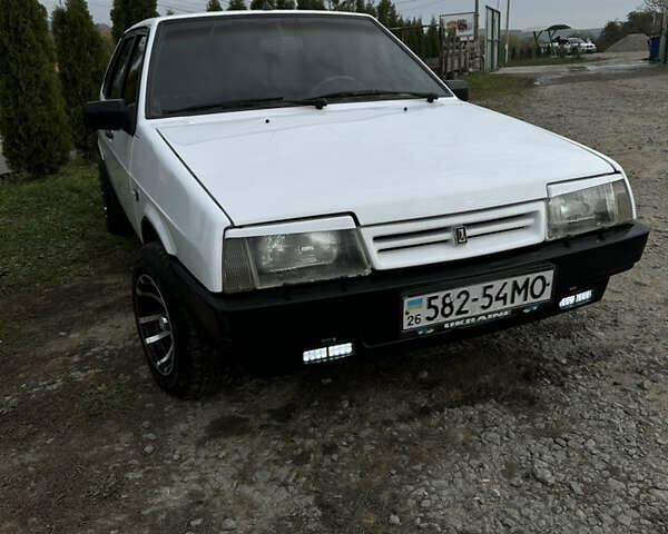 Белый ВАЗ 2109, объемом двигателя 0 л и пробегом 219 тыс. км за 1300 $, фото 1 на Automoto.ua
