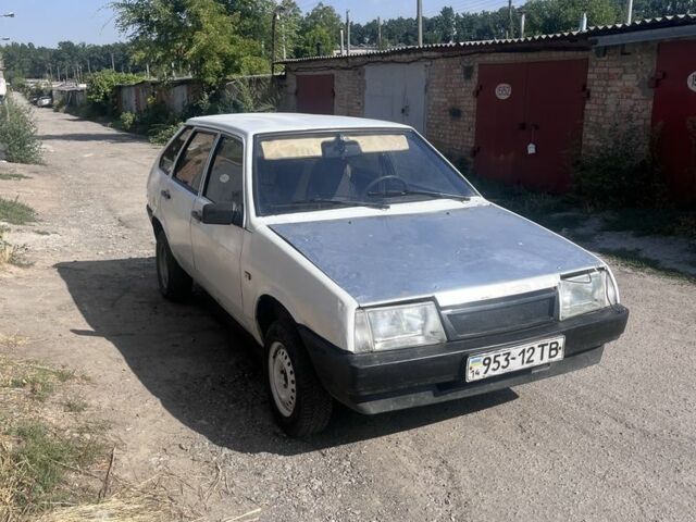 Белый ВАЗ 2109, объемом двигателя 1.5 л и пробегом 200 тыс. км за 352 $, фото 1 на Automoto.ua