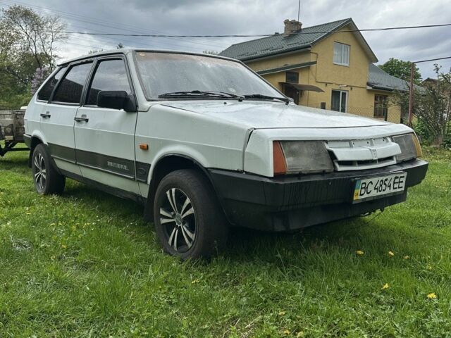 Белый ВАЗ 2109, объемом двигателя 1.1 л и пробегом 100 тыс. км за 800 $, фото 1 на Automoto.ua