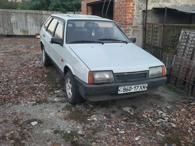Белый ВАЗ 2109, объемом двигателя 2 л и пробегом 440 тыс. км за 713 $, фото 1 на Automoto.ua