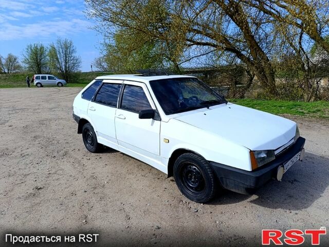 Белый ВАЗ 2109, объемом двигателя 1.5 л и пробегом 168 тыс. км за 899 $, фото 1 на Automoto.ua