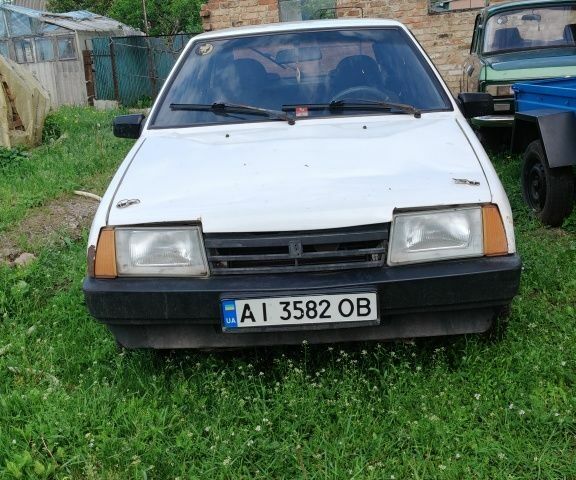 Белый ВАЗ 2109, объемом двигателя 1.3 л и пробегом 90 тыс. км за 600 $, фото 1 на Automoto.ua