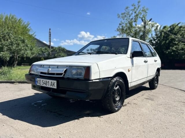Белый ВАЗ 2109, объемом двигателя 1.3 л и пробегом 200 тыс. км за 650 $, фото 1 на Automoto.ua