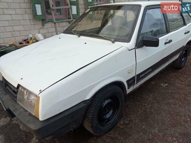 Белый ВАЗ 2109, объемом двигателя 1.3 л и пробегом 87 тыс. км за 650 $, фото 1 на Automoto.ua