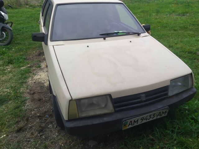 Белый ВАЗ 2109, объемом двигателя 1.5 л и пробегом 300 тыс. км за 607 $, фото 1 на Automoto.ua