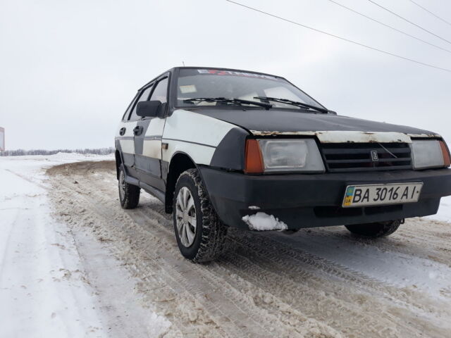 Белый ВАЗ 2109, объемом двигателя 1.5 л и пробегом 100 тыс. км за 1150 $, фото 1 на Automoto.ua