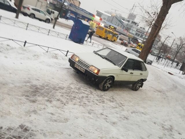 Белый ВАЗ 2109, объемом двигателя 1.5 л и пробегом 44 тыс. км за 850 $, фото 1 на Automoto.ua