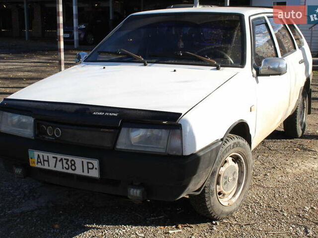 Белый ВАЗ 2109, объемом двигателя 0 л и пробегом 180 тыс. км за 1500 $, фото 1 на Automoto.ua