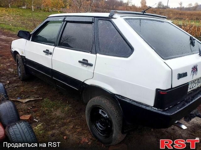Білий ВАЗ 2109, об'ємом двигуна 1.5 л та пробігом 220 тис. км за 400 $, фото 1 на Automoto.ua