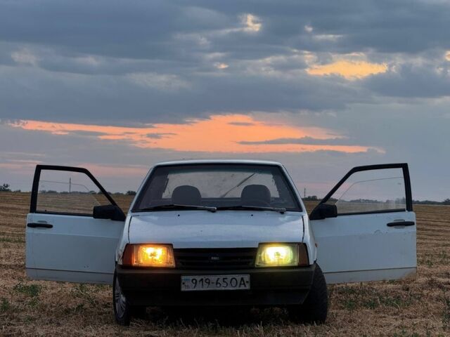 Белый ВАЗ 2109, объемом двигателя 1.3 л и пробегом 1 тыс. км за 608 $, фото 1 на Automoto.ua