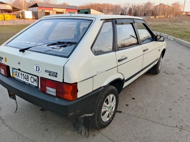 Белый ВАЗ 2109, объемом двигателя 1 л и пробегом 222 тыс. км за 1200 $, фото 1 на Automoto.ua