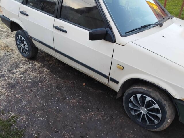 Белый ВАЗ 2109, объемом двигателя 0 л и пробегом 89 тыс. км за 570 $, фото 1 на Automoto.ua