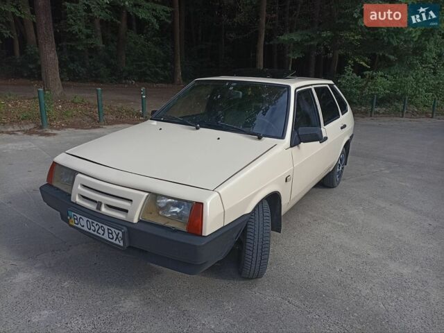 Белый ВАЗ 2109, объемом двигателя 1.3 л и пробегом 318 тыс. км за 318 $, фото 1 на Automoto.ua