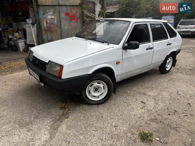 Белый ВАЗ 2109, объемом двигателя 1.5 л и пробегом 300 тыс. км за 1199 $, фото 1 на Automoto.ua